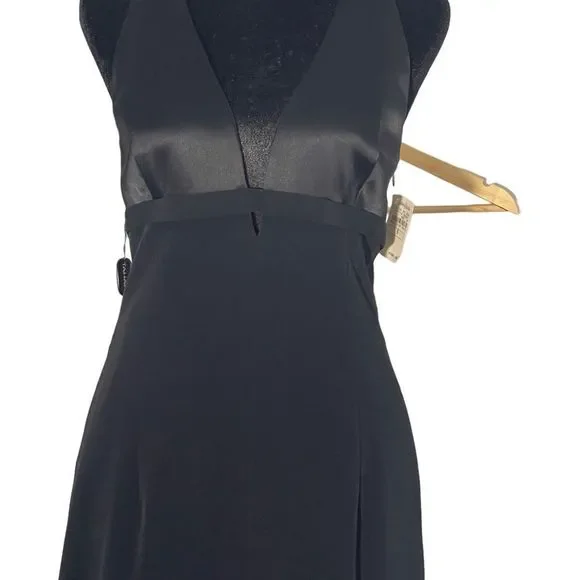 Tahari Vintage Black Low V-Neck Gown Size 6 - Picture 8 of 15